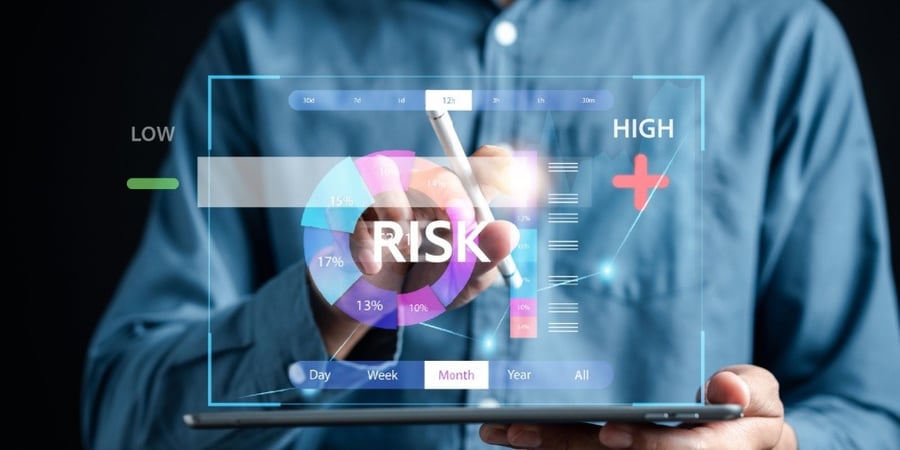 https://9024444.fs1.hubspotusercontent-na1.net/hubfs/9024444/Cyber%20risk%20assessment_%20come%20prevenire%20rischi%20e%20danni%20in%20azienda.jpg